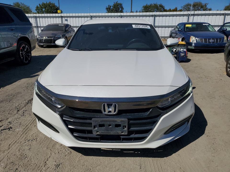 2020 Honda Accord მანქანა იყიდება აუქციონზე, vin: 1HGCV1F35LA130801, აუქციონის ნომერი: 69313596