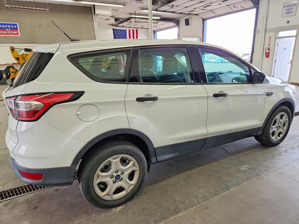 68082106 :رقم المزاد ، 1FMCU0F73HUD28986 vin ، 2017 Ford Escape مزاد بيع