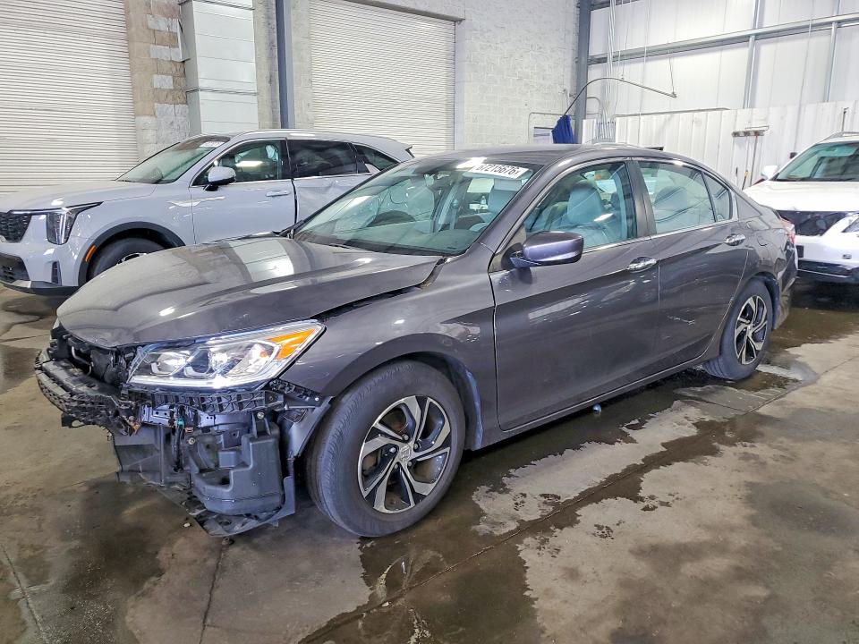 Auction sale of the 2016 Honda Accord, vin: 1HGCR2F3XGA139526, lot number: 67215676