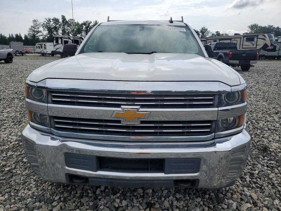 67975686 :رقم المزاد ، 1GC2CUEG0JZ261963 vin ، 2018 Chevrolet Silverado مزاد بيع