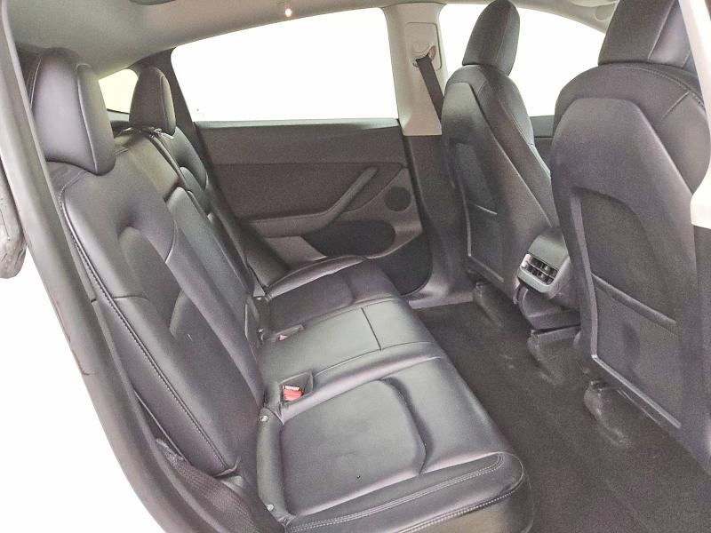 64496186 :رقم المزاد ، 5YJYGDEE8MF123823 vin ، 2021 Tesla Model Y مزاد بيع