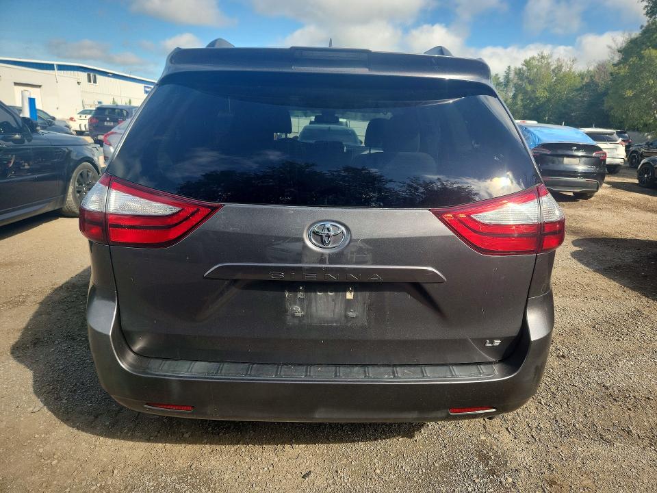 2018 Toyota Sienna მანქანა იყიდება აუქციონზე, vin: 5TDKZ3DC1JS965601, აუქციონის ნომერი: 67983066