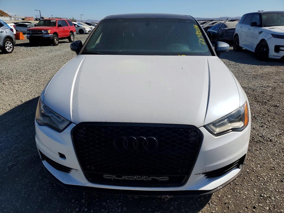 68390056 :رقم المزاد ، WAUBFGFF4F1004998 vin ، 2015 Audi A3 مزاد بيع