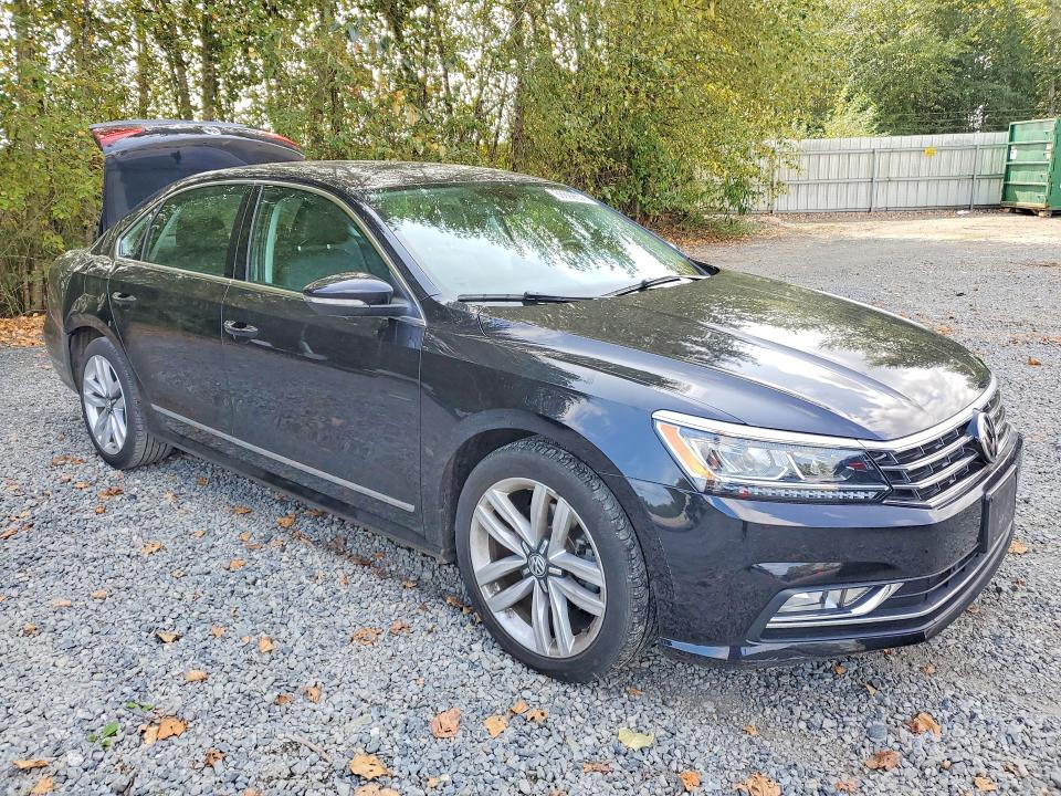 Продажа на аукционе авто 2017 Volkswagen Passat, vin: 1VWGT7A36HC067698, номер лота: 68692856