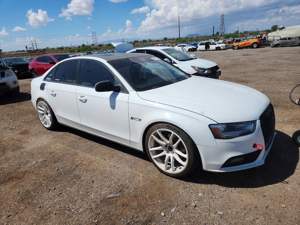 68691796 :رقم المزاد ، WAUBFAFL7EN010465 vin ، 2014 Audi A4 مزاد بيع