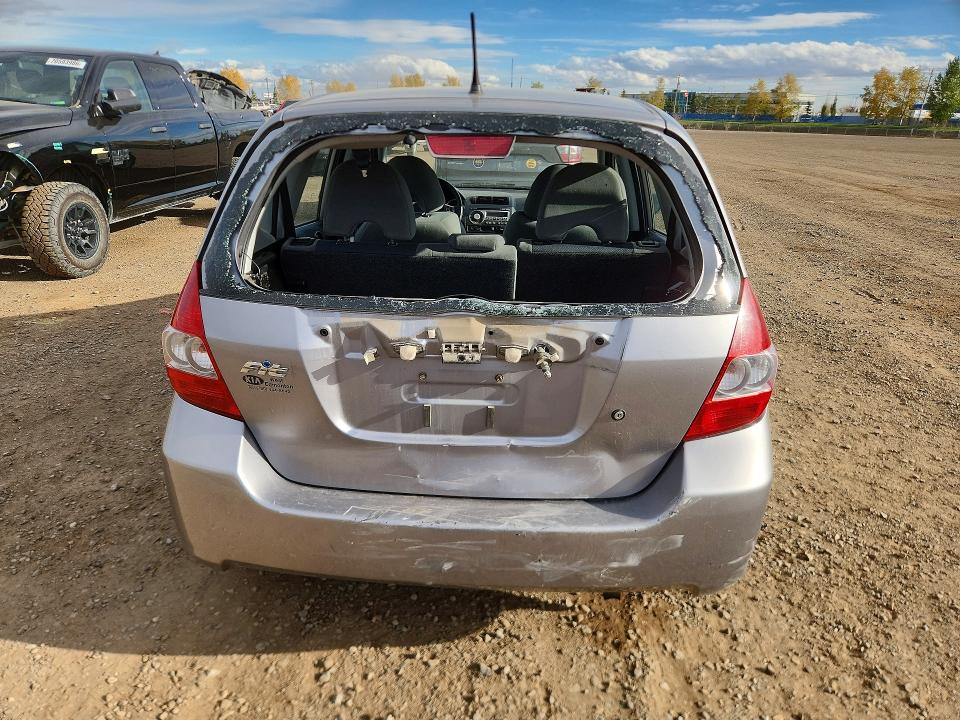 2007 Honda Fit მანქანა იყიდება აუქციონზე, vin: JHMGD38447S818694, აუქციონის ნომერი: 70573006