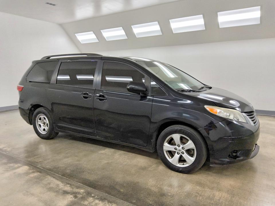 Продаж на аукціоні авто 2015 Toyota Sienna, vin: 5TDKK3DC4FS680788, номер лоту: 69384936