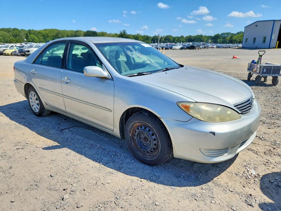 66118726 :رقم المزاد ، 4T1BE32K75U585553 vin ، 2005 Toyota Camry مزاد بيع