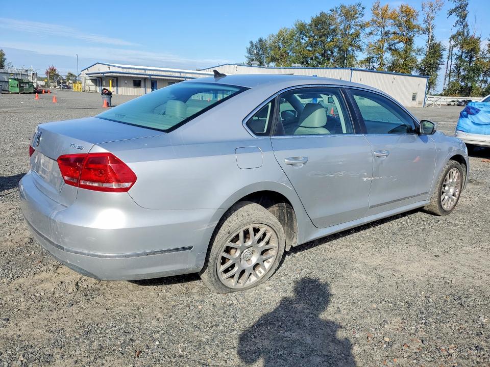 2013 Volkswagen Passat მანქანა იყიდება აუქციონზე, vin: 1VWBN7A32DC043011, აუქციონის ნომერი: 70848876