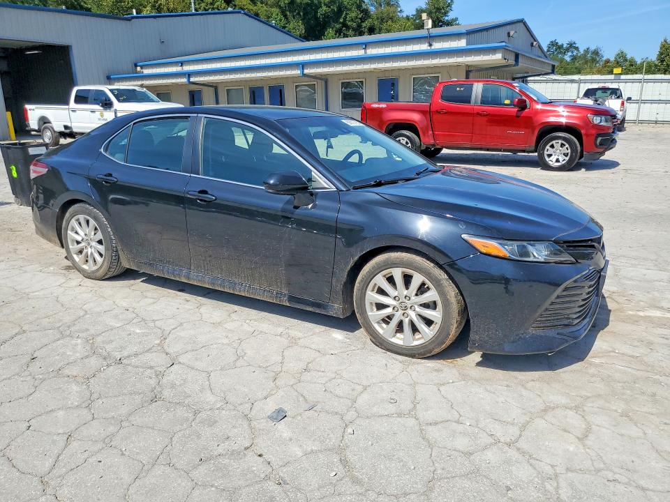 Продаж на аукціоні авто 2018 Toyota Camry, vin: 4T1B11HK0JU012320, номер лоту: 69013726