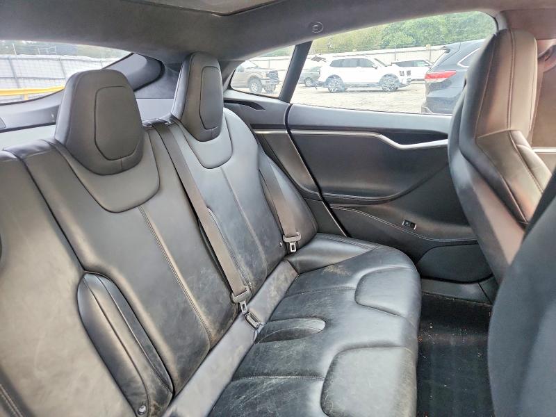 2015 Tesla Model S მანქანა იყიდება აუქციონზე, vin: 5YJSA1E4XFF113990, აუქციონის ნომერი: 70014306