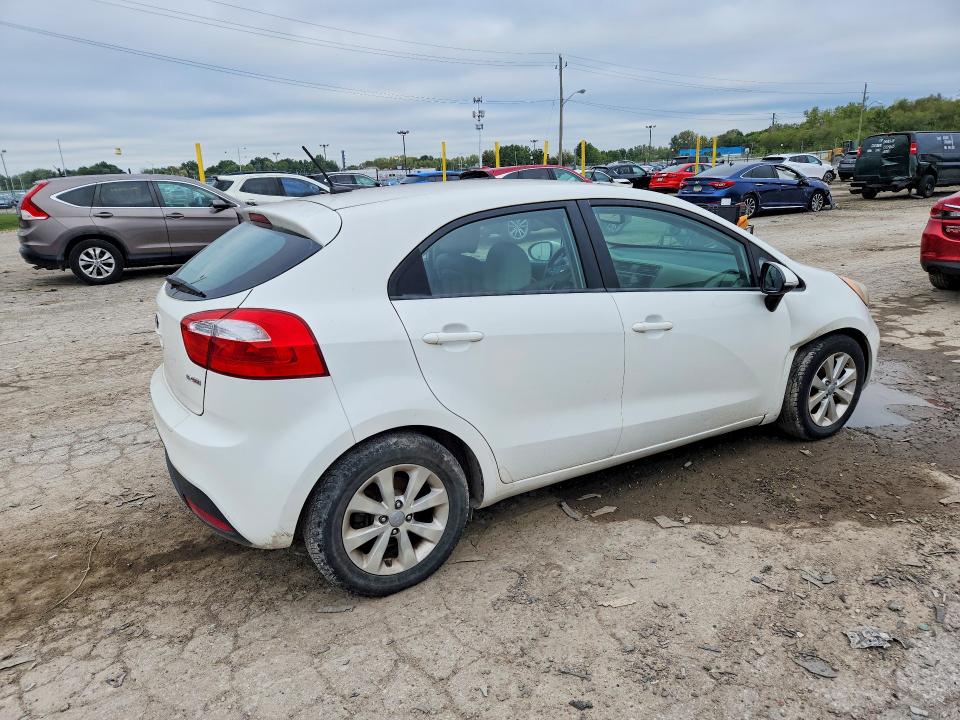 69713046 :رقم المزاد ، KNADN5A36F6435505 vin ، 2015 Kia Rio 5-door مزاد بيع