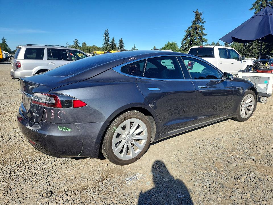 Продаж на аукціоні авто 2017 Tesla Model S, vin: 5YJSA1E22HF217407, номер лоту: 69904306