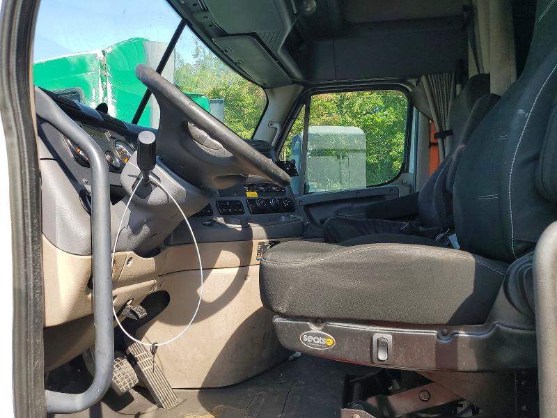 2016 Freightliner Cascadia 125 მანქანა იყიდება აუქციონზე, vin: 3AKJGLDR1GSHF1560, აუქციონის ნომერი: 66603676