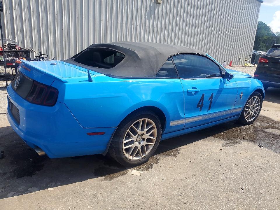 2013 Ford Mustang მანქანა იყიდება აუქციონზე, vin: 1ZVBP8EM1D5247211, აუქციონის ნომერი: 67289136