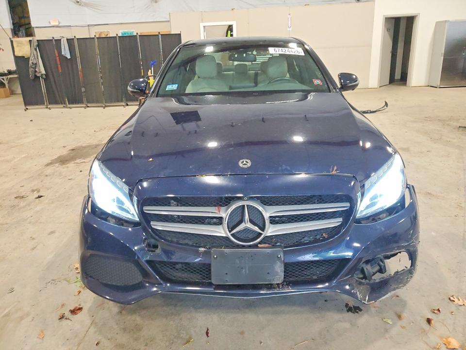 Продажа на аукционе авто 2018 Mercedes-benz C, vin: 55SWF4KB1JU261606, номер лота: 67424426