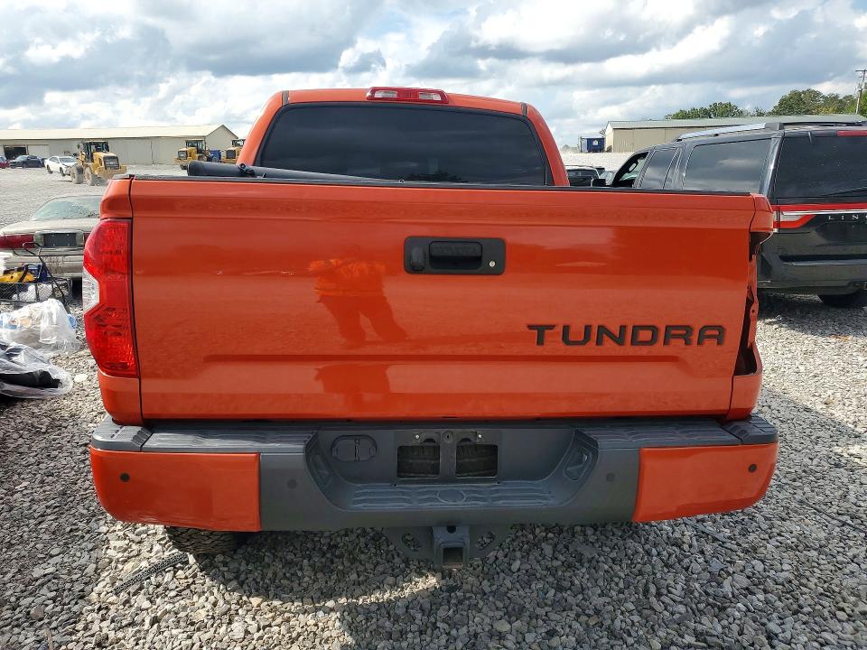 69912976 :رقم المزاد ، 5TFDY5F11JX694553 vin ، 2018 Toyota Tundra مزاد بيع