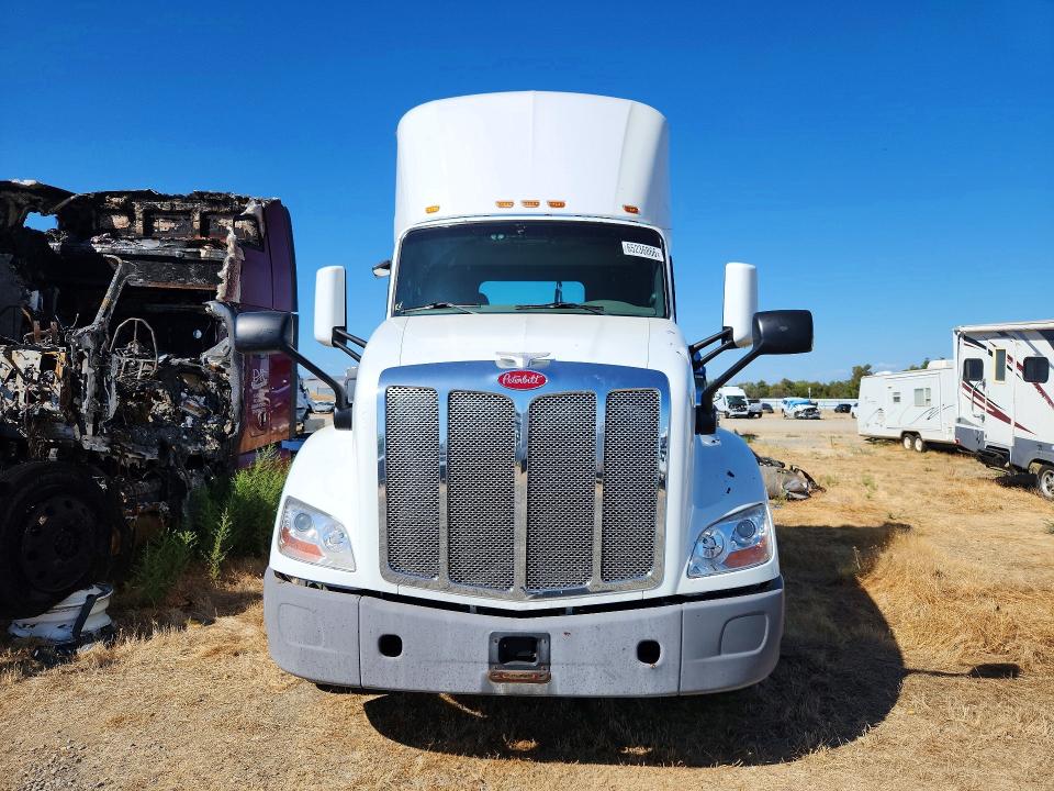 2016 Peterbilt 579 მანქანა იყიდება აუქციონზე, vin: 1XPBA48X5GD299422, აუქციონის ნომერი: 65236866