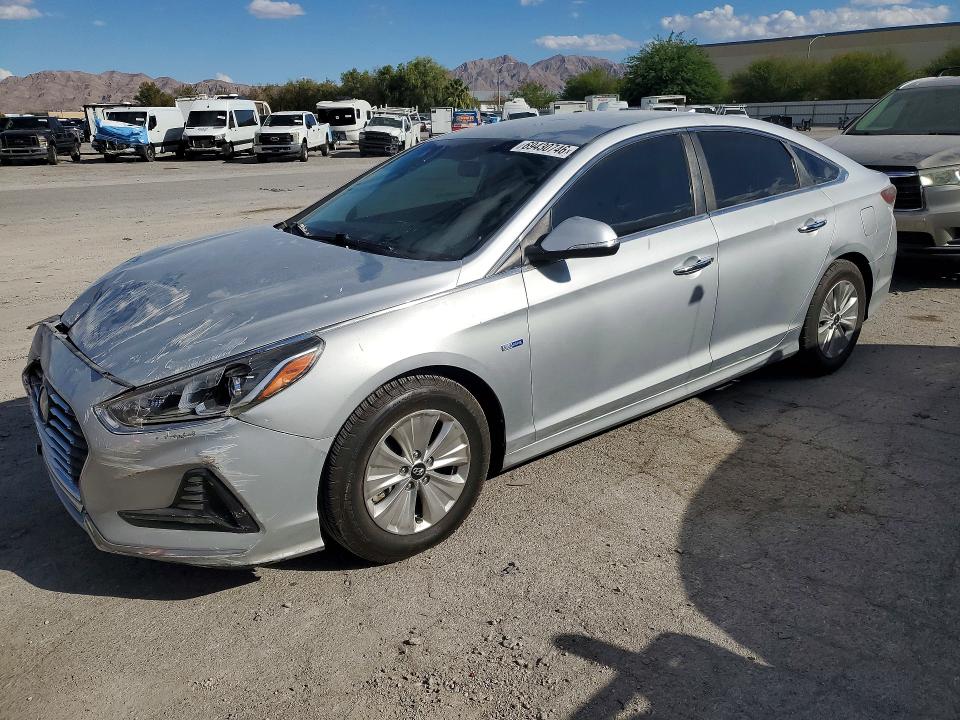 Auction sale of the 2019 Hyundai Sonata Hybrid, vin: KMHE24L30KA090496, lot number: 69430746