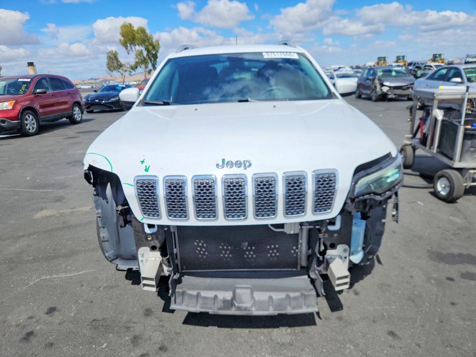 67517666 :رقم المزاد ، 1C4PJLCB2KD247171 vin ، 2019 Jeep Cherokee مزاد بيع