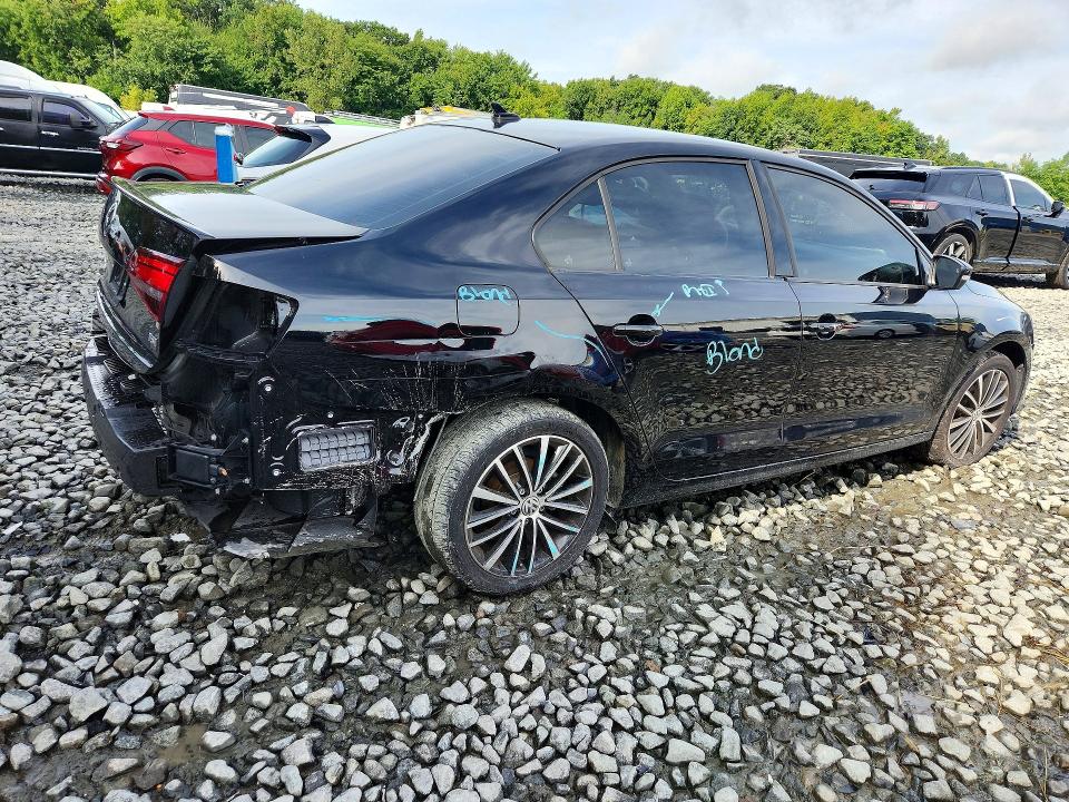67705076 :رقم المزاد ، 3VWD17AJ4JM225435 vin ، 2018 Volkswagen Jetta مزاد بيع