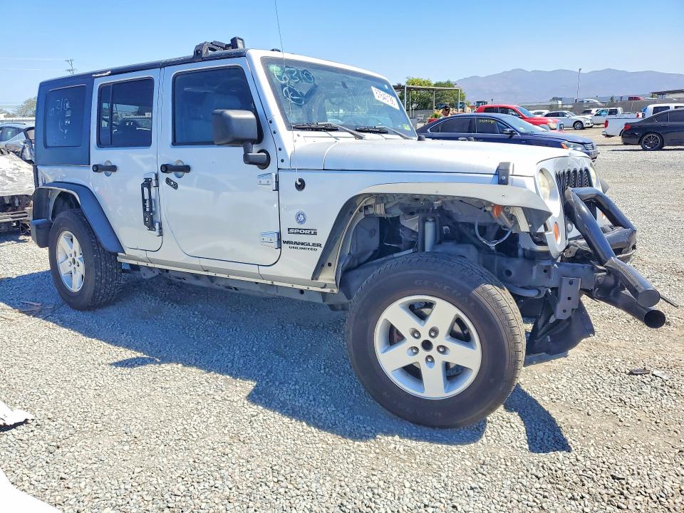 2010 Jeep Wrangler Unlimited მანქანა იყიდება აუქციონზე, vin: 1J4BB3H18AL136310, აუქციონის ნომერი: 67640186