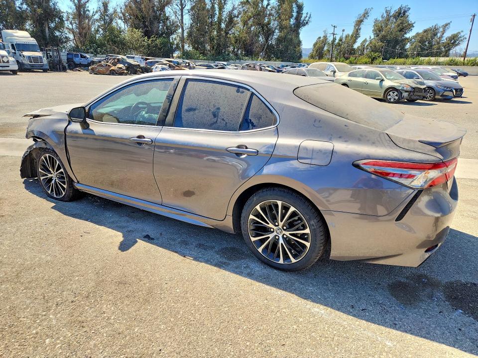 Продаж на аукціоні авто 2018 Toyota Camry, vin: 4T1B11HK2JU122897, номер лоту: 67823086