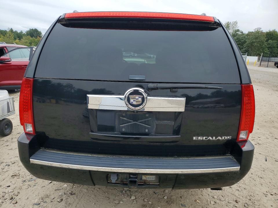 2008 Cadillac Escalade მანქანა იყიდება აუქციონზე, vin: 1GYFK66828R205678, აუქციონის ნომერი: 70685676