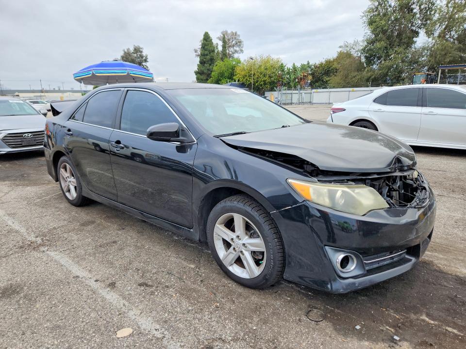 69774736 :رقم المزاد ، 4T1BF1FK2EU458754 vin ، 2014 Toyota Camry مزاد بيع