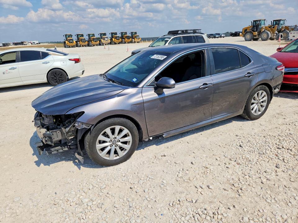 Продаж на аукціоні авто 2018 Toyota Camry, vin: 4T1B11HK5JU051016, номер лоту: 70152396