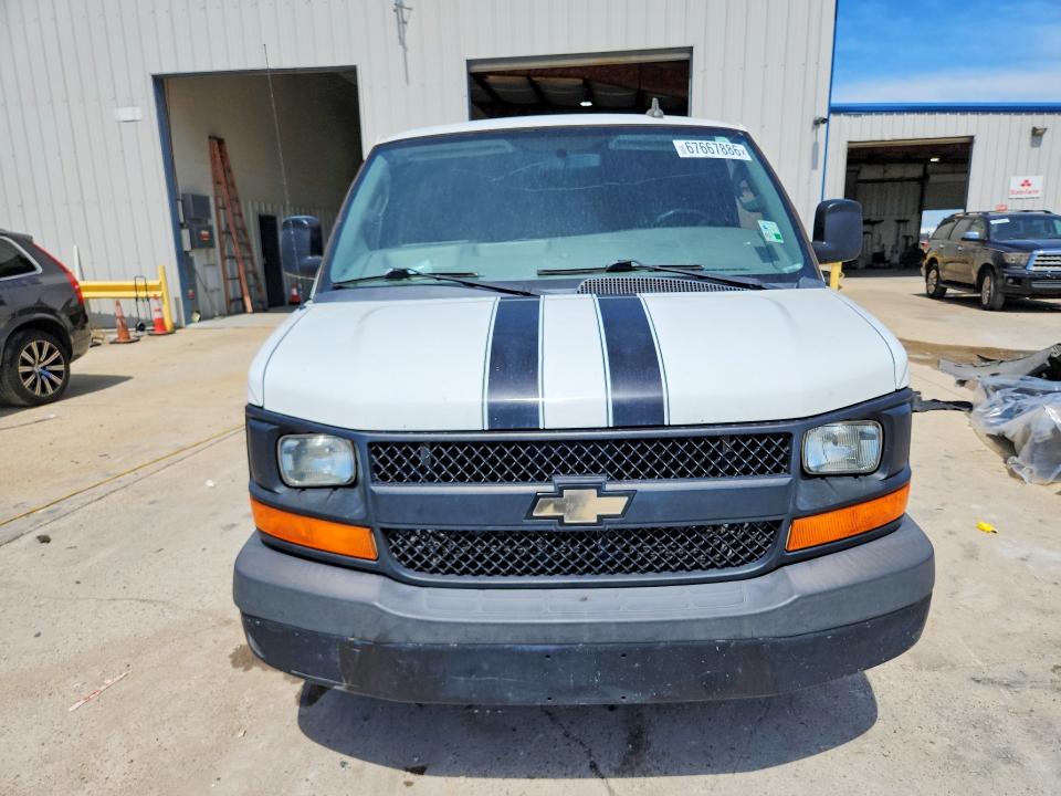 67667886 :رقم المزاد ، 1GCWGBFF4G1128064 vin ، 2016 Chevrolet Express G2500 مزاد بيع