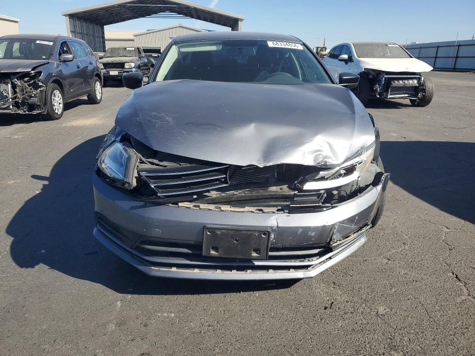 68334856 :رقم المزاد ، 3VWLA7AJ3FM418596 vin ، 2015 Volkswagen Jetta مزاد بيع