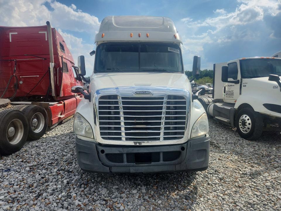 2013 Freightliner Cascadia 125 მანქანა იყიდება აუქციონზე, vin: 3AKJGLDR4DSBC8039, აუქციონის ნომერი: 68956936