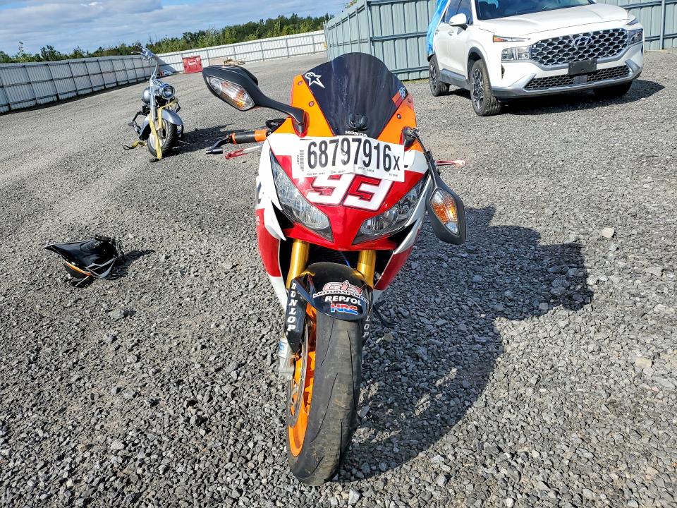 68797916 :رقم المزاد ، JH2SC59M8FK700016 vin ، 2015 Honda Cbr1000 مزاد بيع