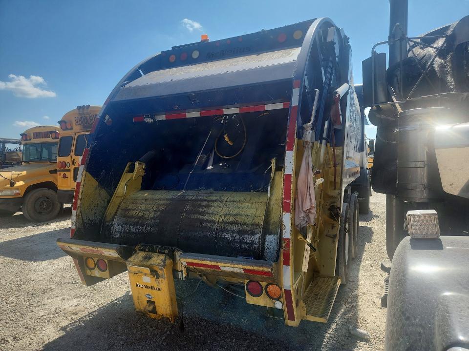 2011 Mack Leu613 მანქანა იყიდება აუქციონზე, vin: 1M2AU14C0BM001093, აუქციონის ნომერი: 67974536