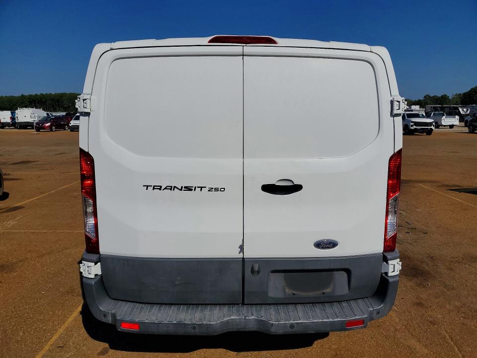 69611396 :رقم المزاد ، 1FTYR1YM4HKB33236 vin ، 2017 Ford Transit مزاد بيع