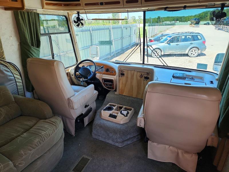 Auction sale of the 2000 Ford Motorhome Chassis, vin: 3FCMF53S2YJA00375, lot number: 68809456