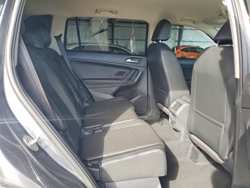 Продажа на аукционе авто 2018 Volkswagen Tiguan, vin: 3VV2B7AX5JM197903, номер лота: 70513146