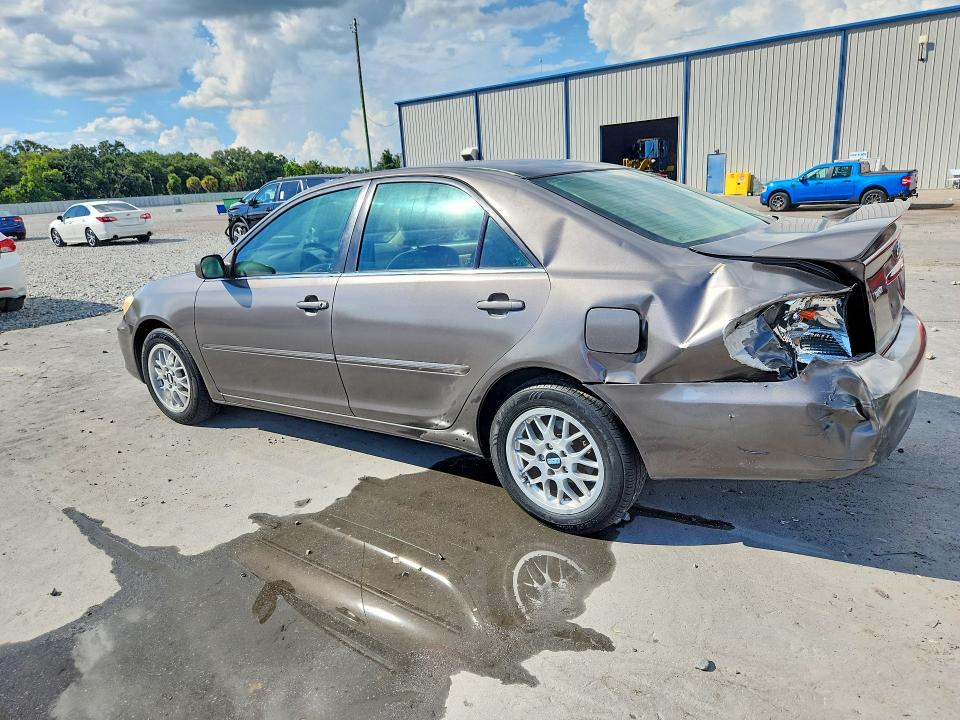 2004 Toyota Camry მანქანა იყიდება აუქციონზე, vin: 4T1BE32K44U805648, აუქციონის ნომერი: 68784636