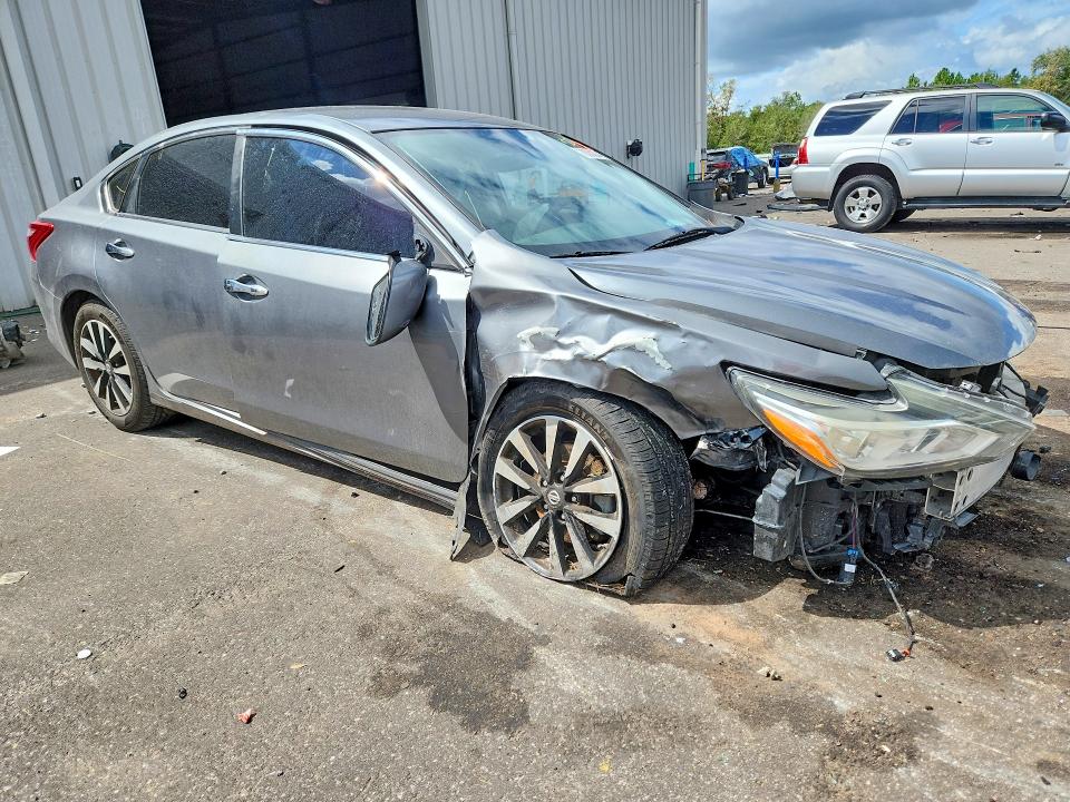 Продаж на аукціоні авто 2018 Nissan Altima, vin: 1N4AL3APXJC236377, номер лоту: 70052246