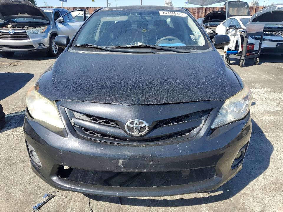 70744816 :رقم المزاد ، 2T1BU4EEXCC815826 vin ، 2012 Toyota Corolla مزاد بيع