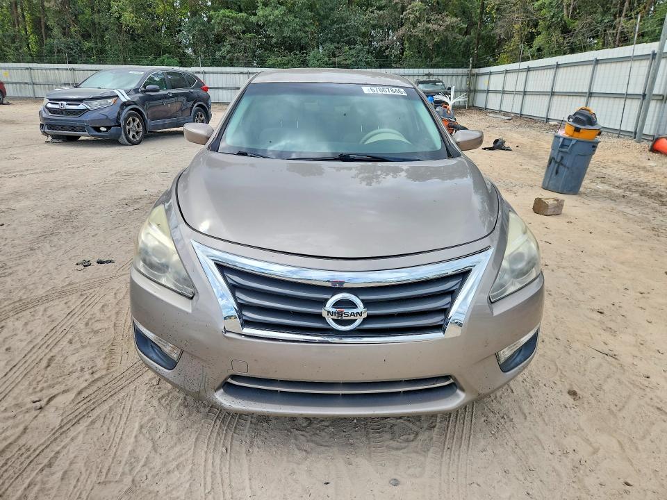 2015 Nissan Altima მანქანა იყიდება აუქციონზე, vin: 1N4AL3AP1FC292621, აუქციონის ნომერი: 67867846