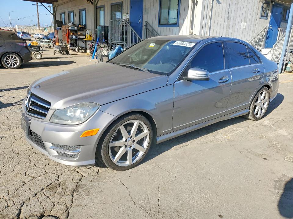 68869686 :رقم المزاد ، WDDGF4HB8EA928608 vin ، 2014 Mercedes-benz C مزاد بيع