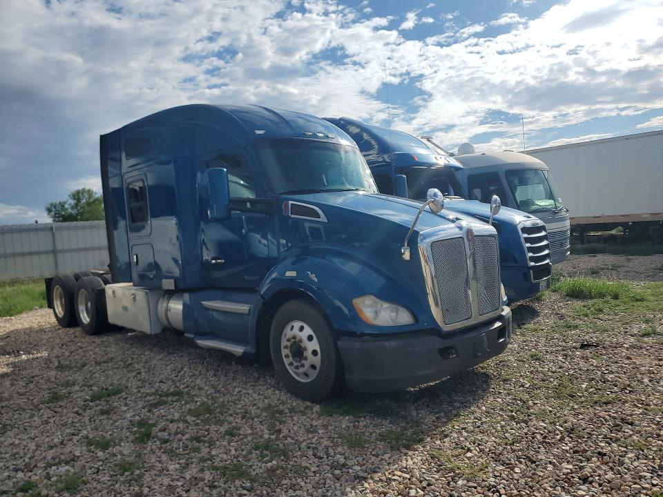 2017 Kenworth Tractor მანქანა იყიდება აუქციონზე, vin: 1XKYD49X4HJ144157, აუქციონის ნომერი: 67539176