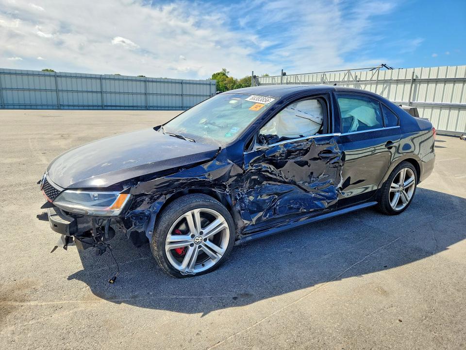 68383856 :رقم المزاد ، 3VW5S7AJ5FM415298 vin ، 2015 Volkswagen Jetta مزاد بيع