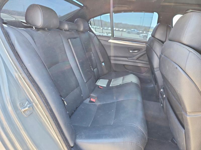67773436 :رقم المزاد ، WBAFR9C5XBC758325 vin ، 2011 Bmw 550 مزاد بيع