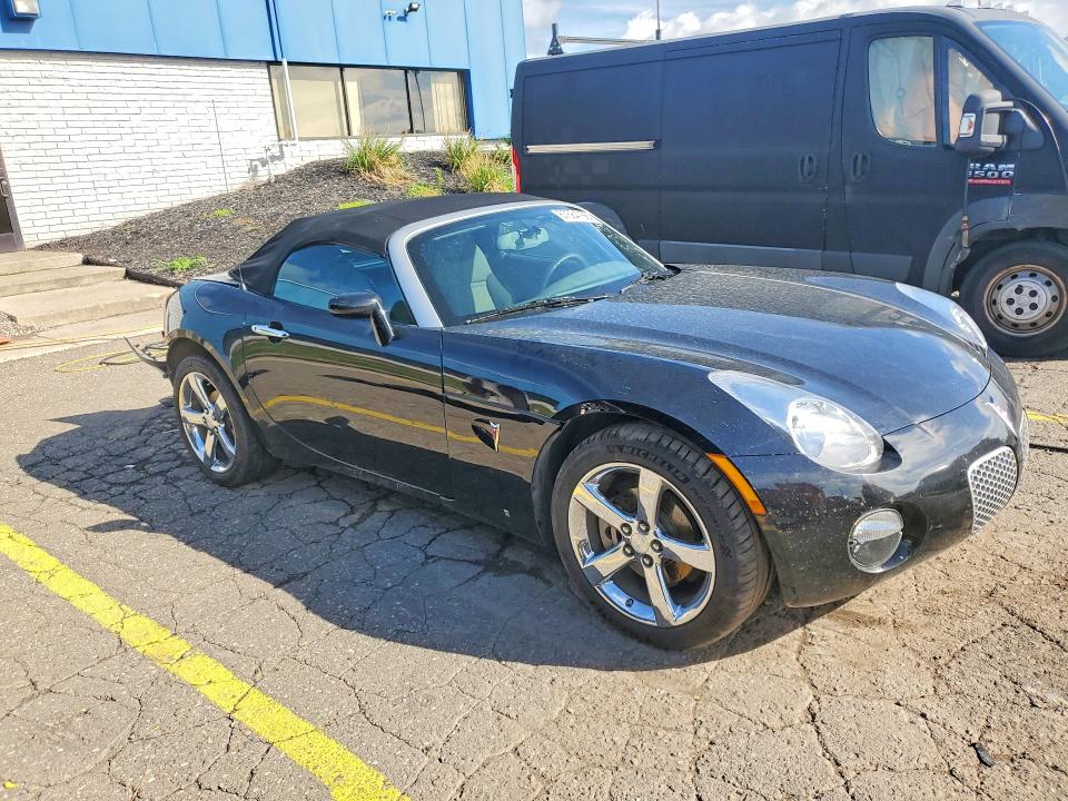 67684166 :رقم المزاد ، 1G2MB35B88Y111971 vin ، 2008 Pontiac Solstice مزاد بيع