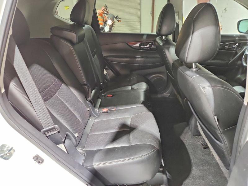 69549566 :رقم المزاد ، 5N1AT2MVXHC811677 vin ، 2017 Nissan Rogue مزاد بيع