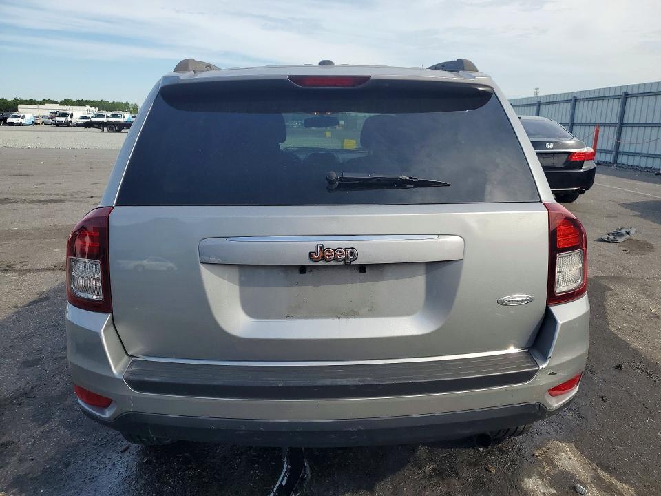 70869006 :رقم المزاد ، 1C4NJCEB8FD139017 vin ، 2015 Jeep Compass مزاد بيع