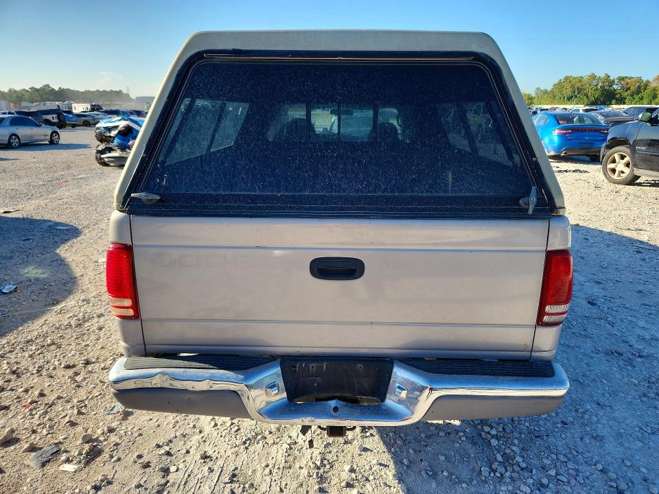 2000 Dodge Dakota მანქანა იყიდება აუქციონზე, vin: 1B7GL22N4YS550022, აუქციონის ნომერი: 68769576
